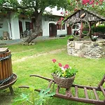 Muemlek Paraszthaz Holiday home