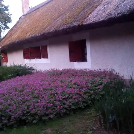 Muemlek Paraszthaz Holiday home Szentbekkalla