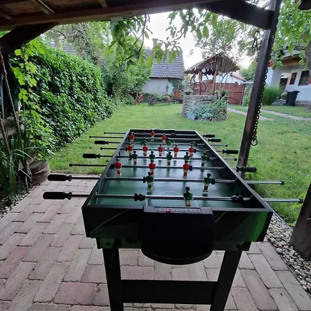 Muemlek Paraszthaz *