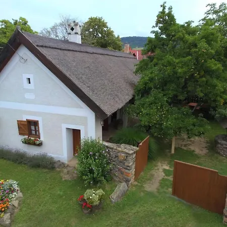 Holiday home Muemlek Paraszthaz