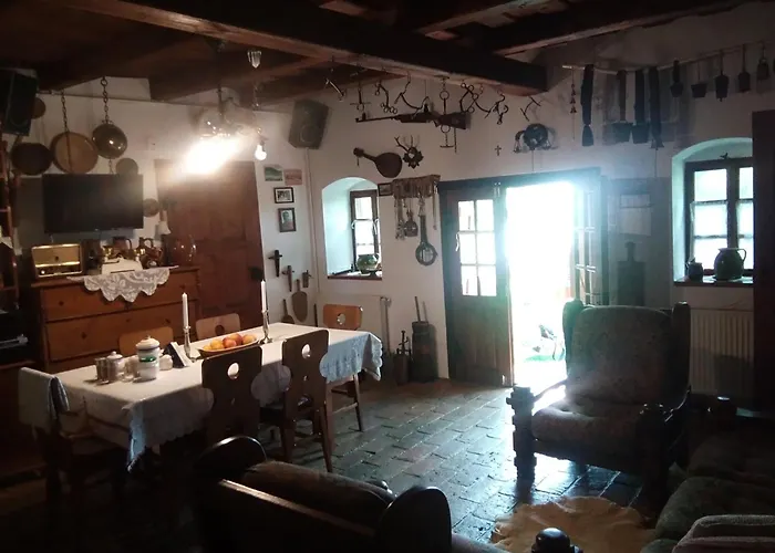 Muemlek Paraszthaz