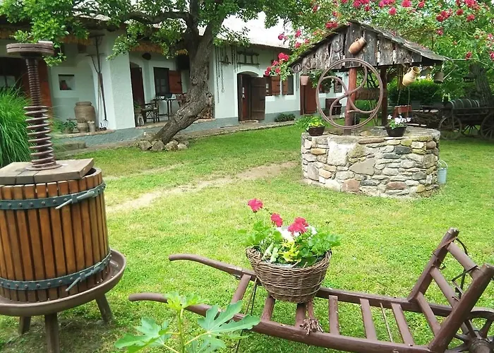 Muemlek Paraszthaz Tatil Evi