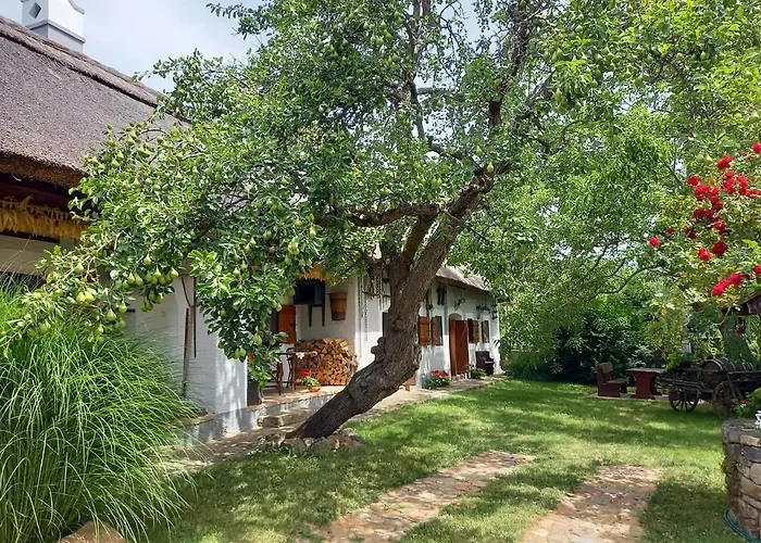Muemlek Paraszthaz Tatil Evi