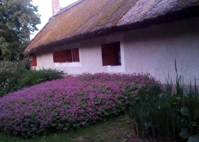 Muemlek Paraszthaz Tatil Evi Szentbekkalla