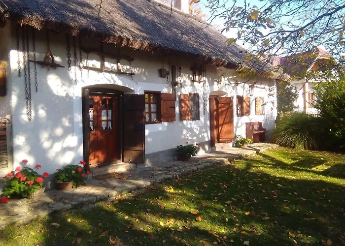 Muemlek Paraszthaz Tatil Evi